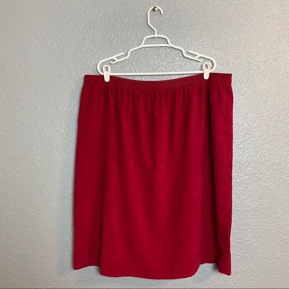 VINTAGE RED SWADE KNEE LENGTH SKIRT {26}